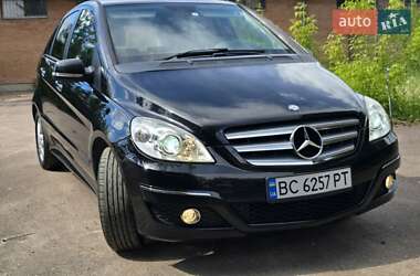 Хетчбек Mercedes-Benz B-Class 2011 в 