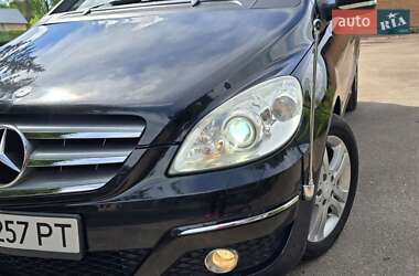 Хетчбек Mercedes-Benz B-Class 2011 в 