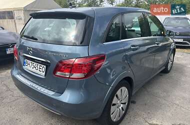 Хэтчбек Mercedes-Benz B-Class 2015 в 