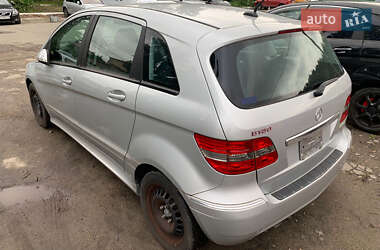 Хэтчбек Mercedes-Benz B-Class 2010 в 