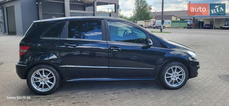 Хэтчбек Mercedes-Benz B-Class 2010 в Семеновке фото 5 Хэтчбек Mercedes-Benz B-Class 2010 в Семеновке