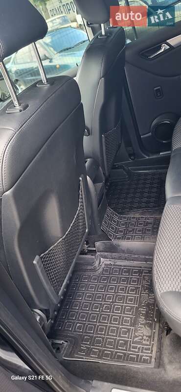 Хэтчбек Mercedes-Benz B-Class 2010 в Семеновке фото 11 Хэтчбек Mercedes-Benz B-Class 2010 в Семеновке