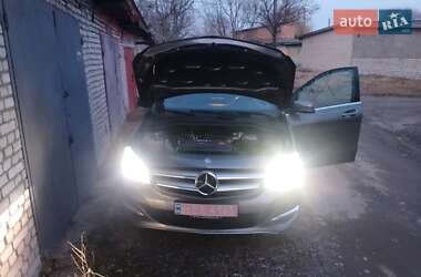 Хэтчбек Mercedes-Benz B-Class 2015 в 
