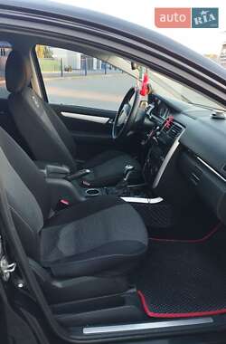 Хэтчбек Mercedes-Benz B-Class 2005 в 