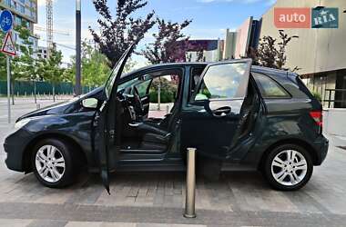 Хэтчбек Mercedes-Benz B-Class 2006 в 