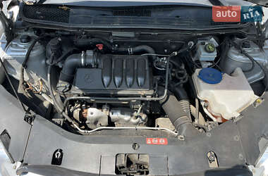 Хетчбек Mercedes-Benz B-Class 2010 в 