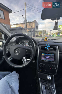 Хетчбек Mercedes-Benz B-Class 2010 в 