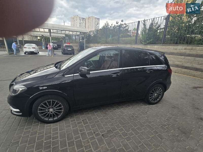 Хэтчбек Mercedes-Benz B-Class 2016 в Одессе фото 6 Хэтчбек Mercedes-Benz B-Class 2016 в Одессе