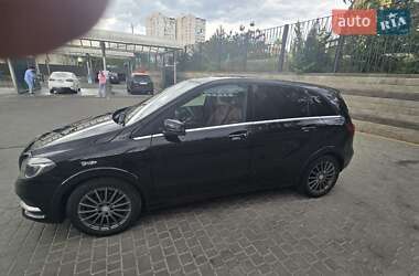 Хэтчбек Mercedes-Benz B-Class 2016 в 