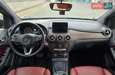 Хэтчбек Mercedes-Benz B-Class 2016 в 