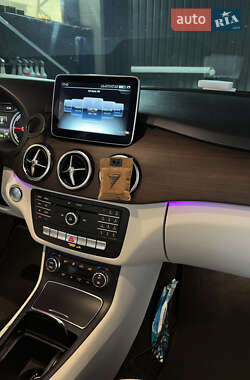 Хэтчбек Mercedes-Benz B-Class 2015 в 