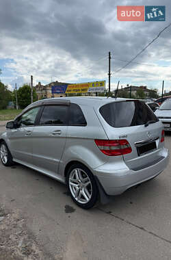 Хэтчбек Mercedes-Benz B-Class 2009 в 