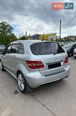 Хэтчбек Mercedes-Benz B-Class 2009 в 