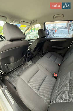 Хэтчбек Mercedes-Benz B-Class 2009 в 