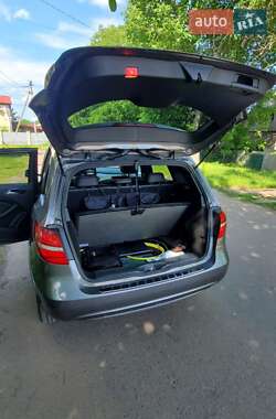 Хэтчбек Mercedes-Benz B-Class 2015 в 
