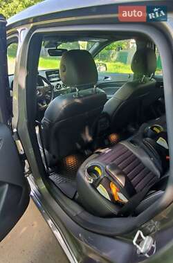 Хэтчбек Mercedes-Benz B-Class 2015 в 