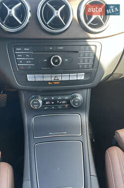 Хэтчбек Mercedes-Benz B-Class 2016 в 