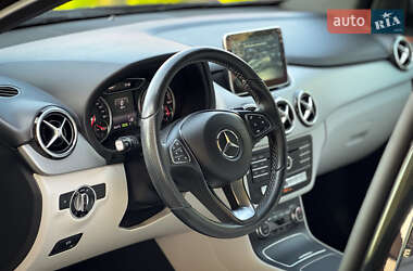 Хэтчбек Mercedes-Benz B-Class 2015 в 