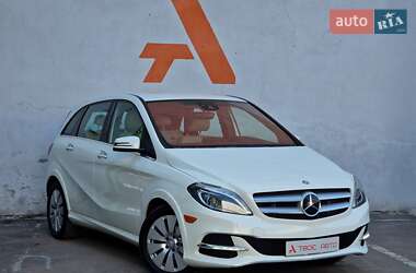 Хэтчбек Mercedes-Benz B-Class 2015 в 