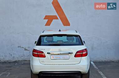 Хэтчбек Mercedes-Benz B-Class 2015 в 