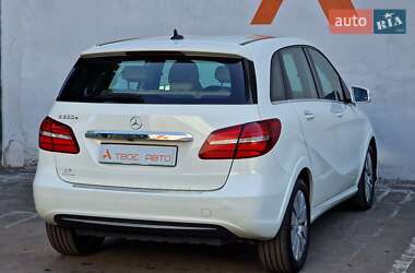 Хэтчбек Mercedes-Benz B-Class 2015 в 