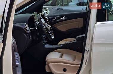 Хэтчбек Mercedes-Benz B-Class 2015 в 