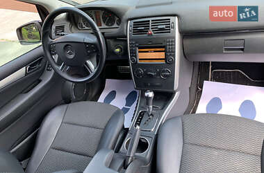 Хэтчбек Mercedes-Benz B-Class 2010 в 