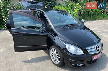 Хэтчбек Mercedes-Benz B-Class 2010 в 