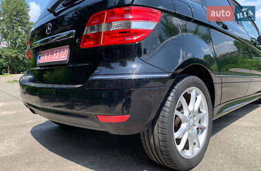 Хэтчбек Mercedes-Benz B-Class 2010 в 