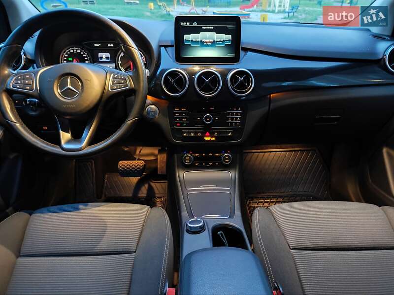 Хэтчбек Mercedes-Benz B-Class 2017 в Сумах