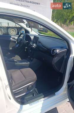 Хэтчбек Mercedes-Benz B-Class 2015 в 