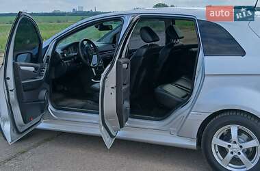 Хэтчбек Mercedes-Benz B-Class 2009 в 