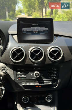Хэтчбек Mercedes-Benz B-Class 2016 в 