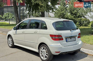 Хетчбек Mercedes-Benz B-Class 2011 в 