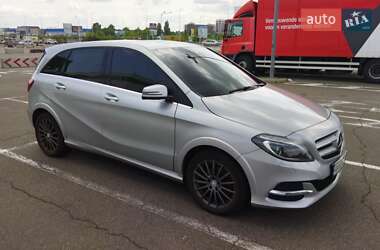 Хэтчбек Mercedes-Benz B-Class 2016 в 