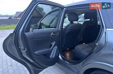 Хэтчбек Mercedes-Benz B-Class 2017 в 