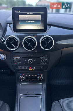 Хэтчбек Mercedes-Benz B-Class 2017 в 
