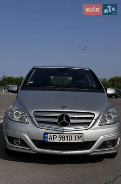 Хэтчбек Mercedes-Benz B-Class 2009 в 
