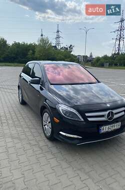 Хэтчбек Mercedes-Benz B-Class 2017 в 
