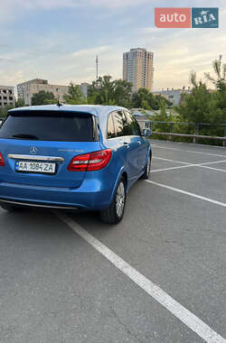 Хэтчбек Mercedes-Benz B-Class 2014 в 