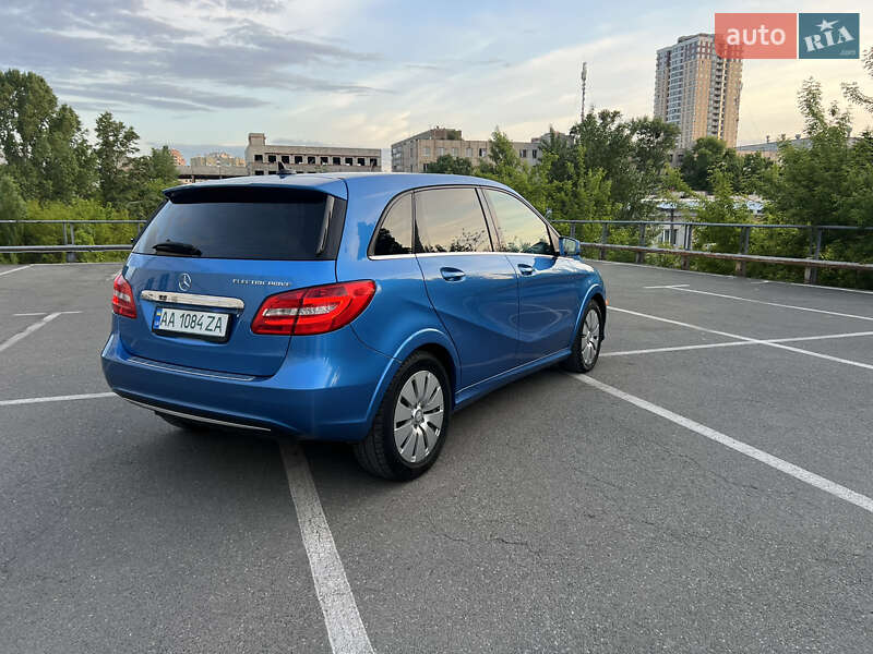 Хэтчбек Mercedes-Benz B-Class 2014 в Киеве