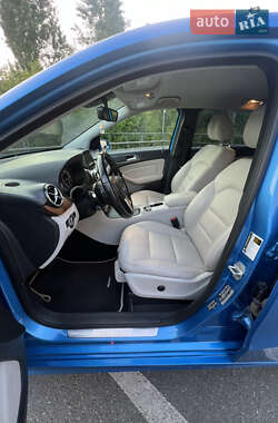 Хэтчбек Mercedes-Benz B-Class 2014 в 