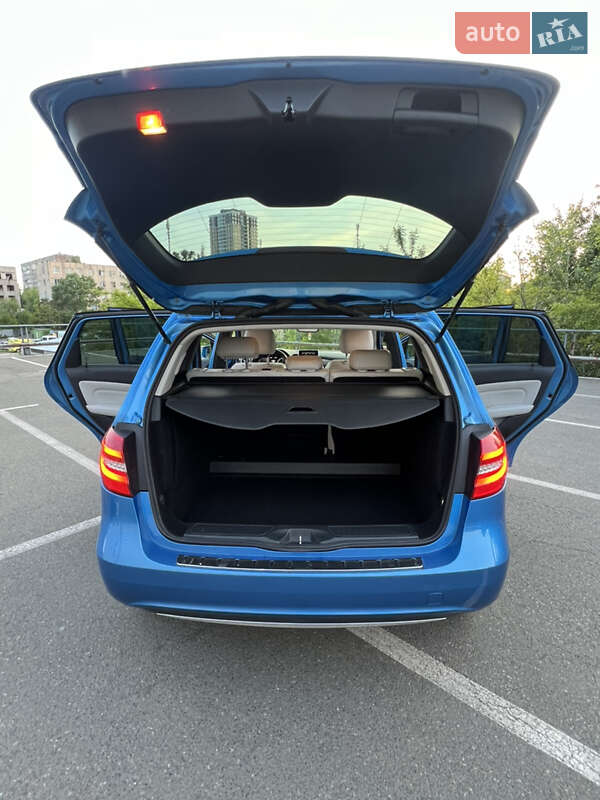 Хэтчбек Mercedes-Benz B-Class 2014 в Киеве