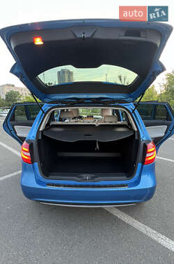 Хэтчбек Mercedes-Benz B-Class 2014 в 