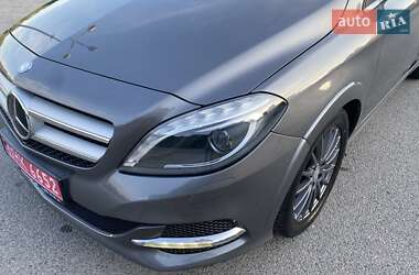 Хэтчбек Mercedes-Benz B-Class 2017 в 