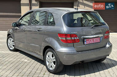 Хэтчбек Mercedes-Benz B-Class 2010 в 