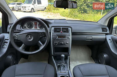 Хэтчбек Mercedes-Benz B-Class 2010 в 