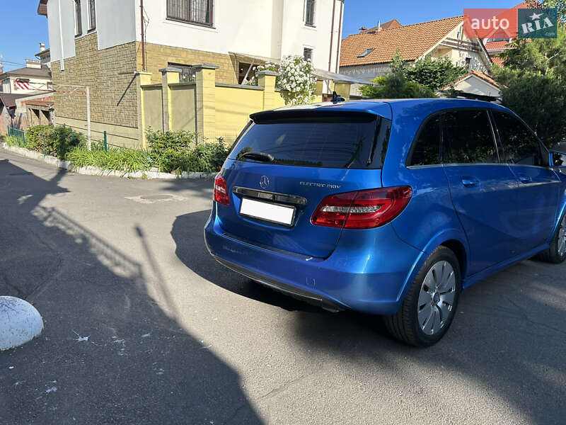 Хетчбек Mercedes-Benz B-Class 2014 в Одесі фото 12 Хетчбек Mercedes-Benz B-Class 2014 в Одесі