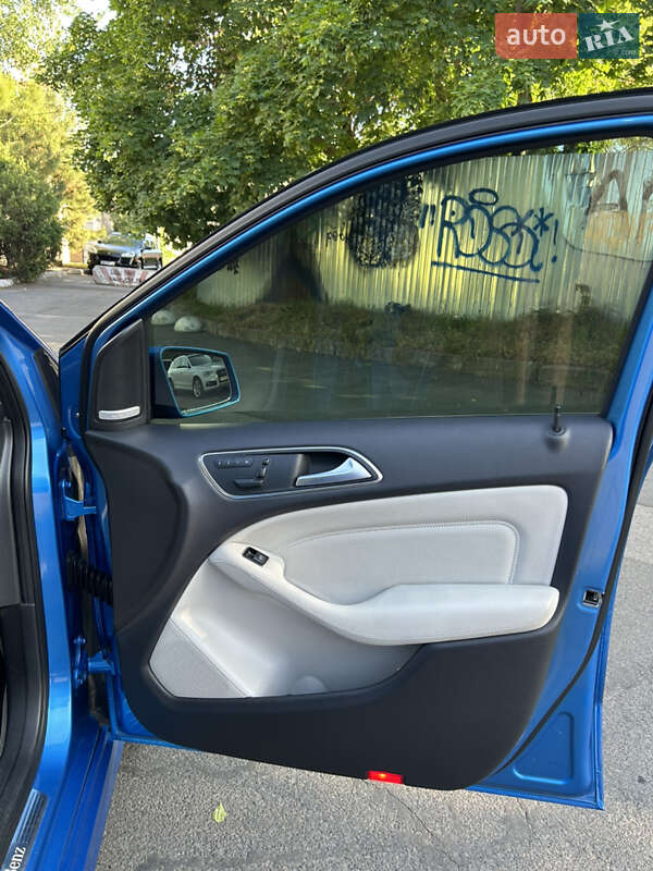 Хетчбек Mercedes-Benz B-Class 2014 в Одесі фото 28 Хетчбек Mercedes-Benz B-Class 2014 в Одесі