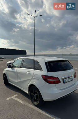 Хэтчбек Mercedes-Benz B-Class 2015 в 
